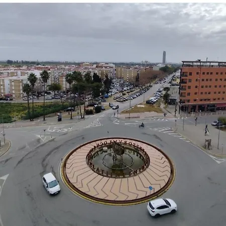 Triple Con Bano Compartido Lovely Sevilla *