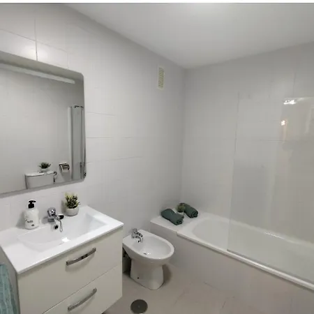 Triple Con Bano Compartido Lovely Sevilla Homestay *